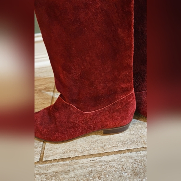 Vintage NINE WEST Suede Knee High Low Heel Boots In Burgundy Red. Size 7 - Picture 8 of 16